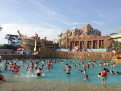 華東地區(qū)最大水上樂(lè)園--橫店影視城“夢(mèng)幻谷水世界”破土動(dòng)工